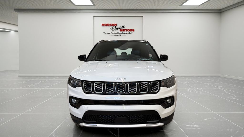 Used 2024 Jeep Compass Limited AWD/4WD image 2