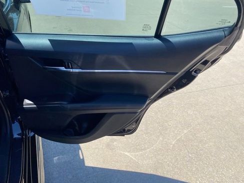 Certified 2022 Toyota Camry SE w/ Cold Weather Package FWD image 19