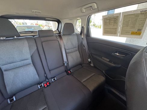 Used 2025 Nissan Rogue SV AWD/4WD image 39