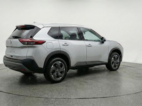 Used 2025 Nissan Rogue SV FWD image 9