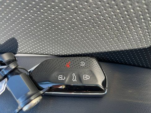 Used 2026 Volkswagen Atlas Cross Sport SE FWD image 22