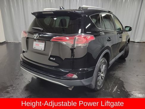 Used 2018 Toyota RAV4 XLE AWD/4WD image 8