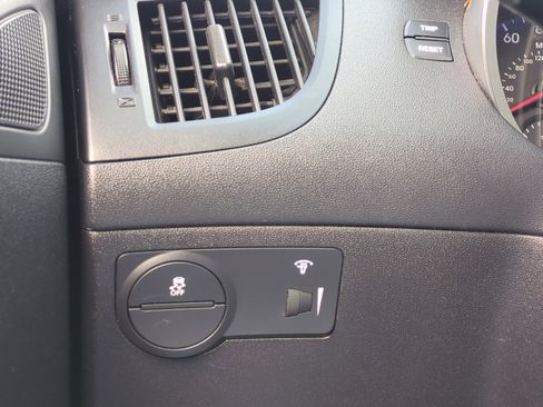 Used 2010 Hyundai Genesis 2.0T image 29