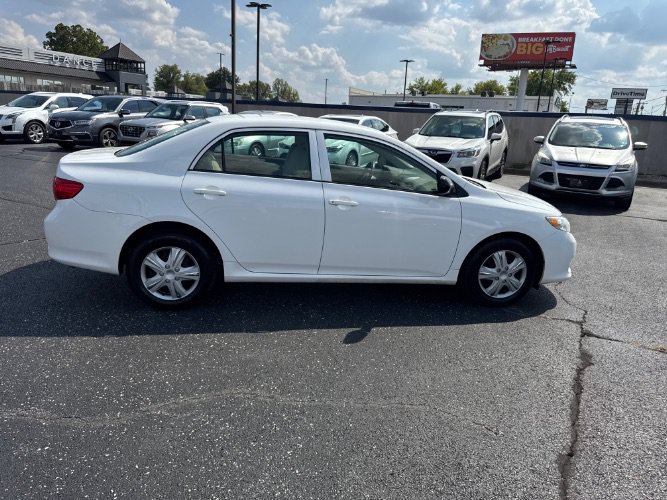 Used 2009 Toyota Corolla FWD image 3