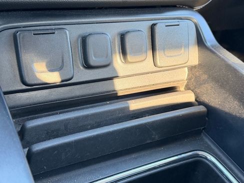 Used 2017 GMC Sierra 1500 SLT RWD image 24