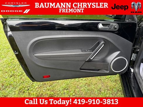 Used 2015 Volkswagen Beetle TDI FWD image 10