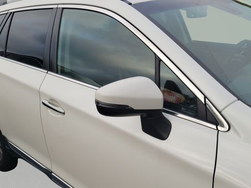 Used 2019 Subaru Outback 3.6R Touring w/ Popular Package #3A AWD/4WD image 15