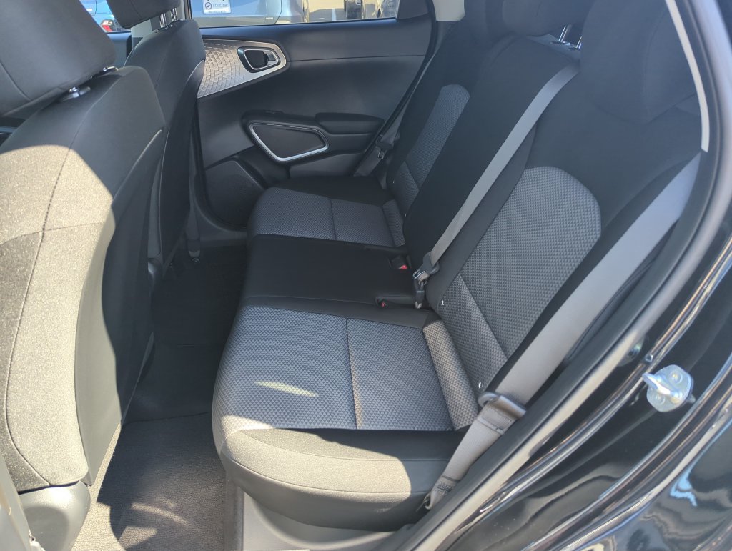 Used 2025 Kia Soul LX FWD image 30