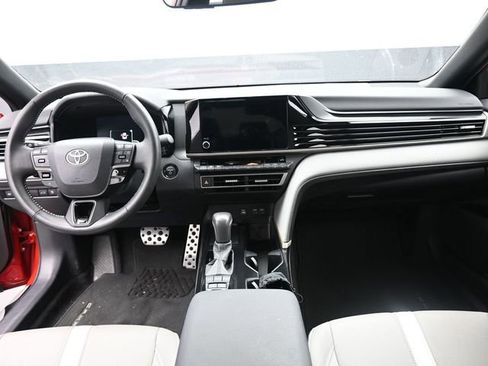 Used 2025 Toyota Camry SE w/ Convenience Package image 27