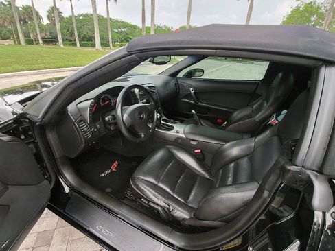 Used 2006 Chevrolet Corvette Convertible w/ Preferred Equipment Group RWD image 43