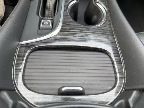 Used 2017 Buick Envision Essence image 34