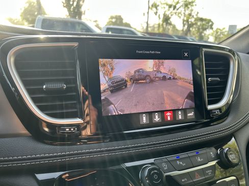 New 2026 Chrysler Pacifica Select image 31