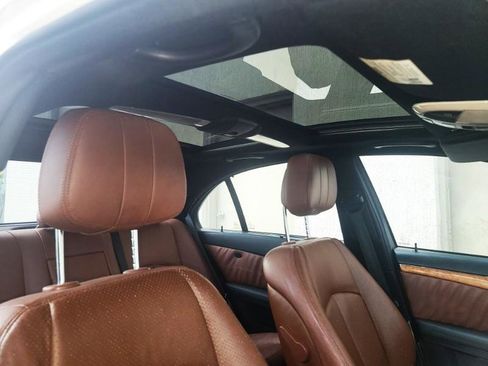 Used 2009 Mercedes-Benz E 550 4dr Sdn Sport 5.5L RWD image 18