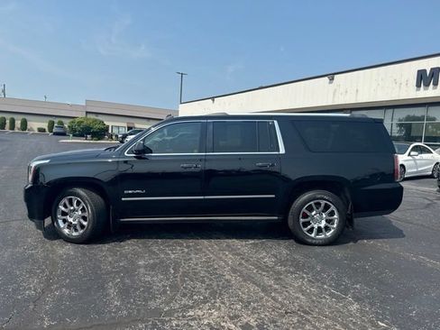Used 2015 GMC Yukon XL Denali w/ Touring Package AWD/4WD image 3