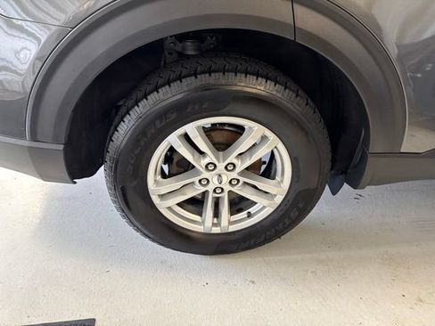Used 2020 Ford Explorer XLT w/ Equipment Group 202A AWD/4WD image 34