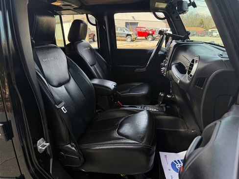 Used 2015 Jeep Wrangler Unlimited Rubicon w/ Dual Top Group AWD/4WD image 63