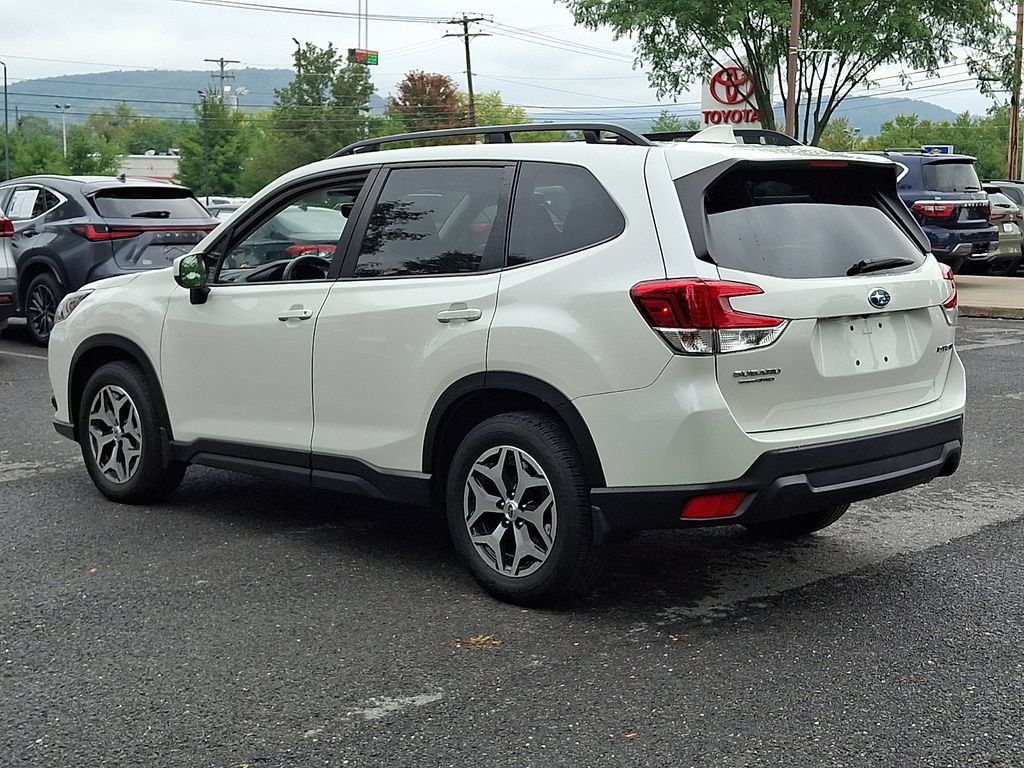 Used 2023 Subaru Forester Premium AWD/4WD image 6