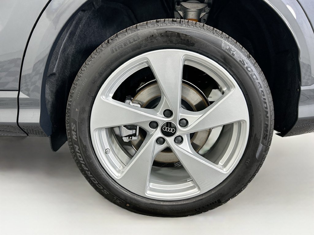 Used 2025 Audi Q5 Premium Plus AWD/4WD image 32