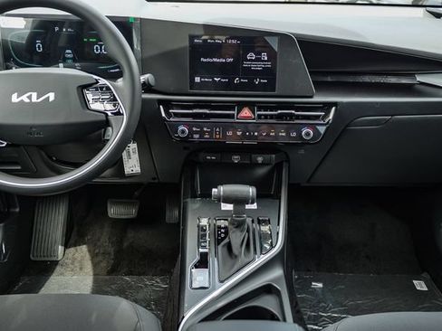 New 2026 Kia Niro LX FWD image 16