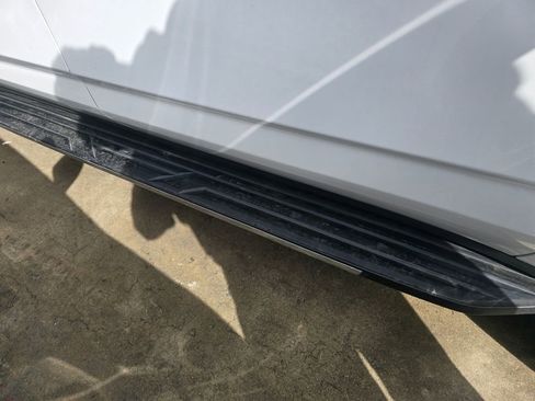 Used 2023 Chevrolet Suburban Premier image 22