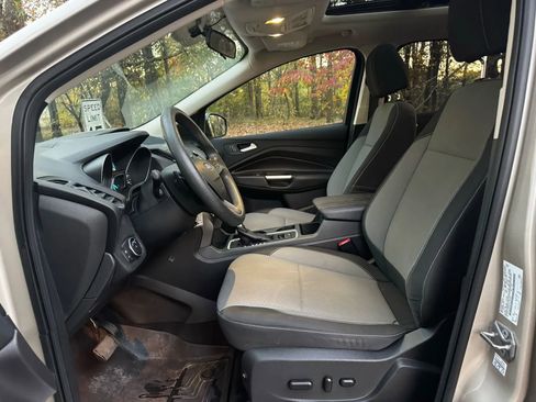 Used 2017 Ford Escape SE image 17