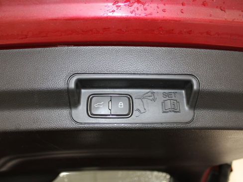 Used 2020 Ford Explorer Limited image 29