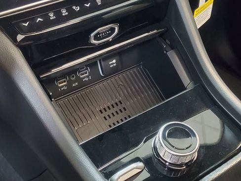 New 2026 Jeep Grand Cherokee Altitude AWD/4WD image 12