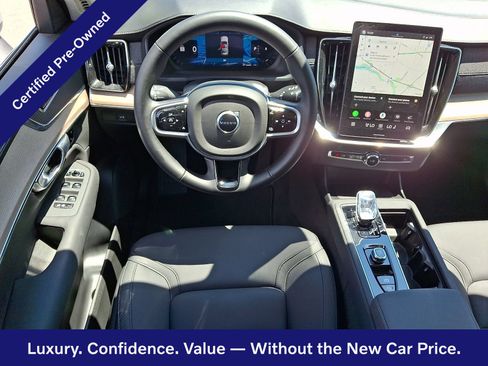 Certified 2025 Volvo XC90 B6 Plus AWD/4WD image 14