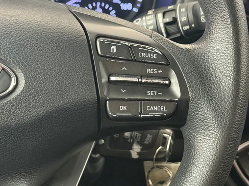 Used 2020 Hyundai Elantra GT FWD image 13