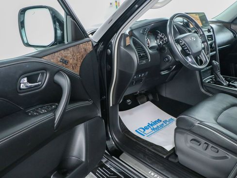 Used 2024 INFINITI QX80 Premium Select w/ All-Season Package image 3