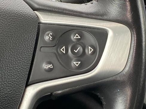 Certified 2022 GMC Acadia SLT w/ Technology Package image 9