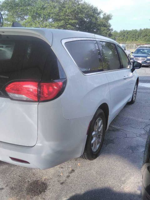 Used 2024 Chrysler Voyager LX FWD image 3