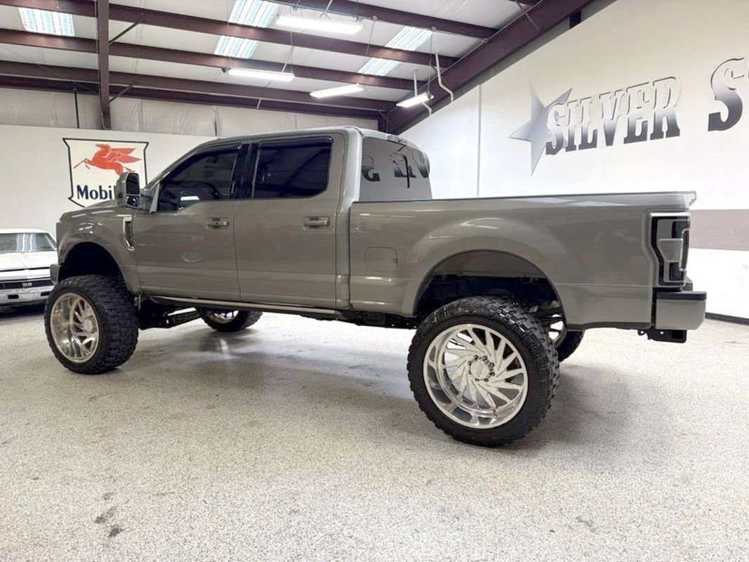 Used 2019 Ford F250 Lariat w/ Lariat Ultimate Package AWD/4WD image 4