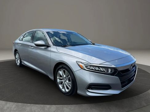 Used 2019 Honda Accord LX image 2