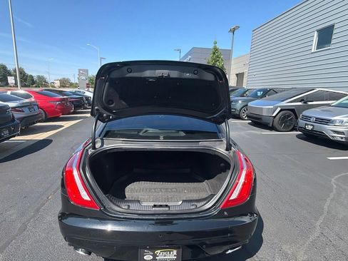 Used 2019 Jaguar XJ R-Sport AWD/4WD image 15
