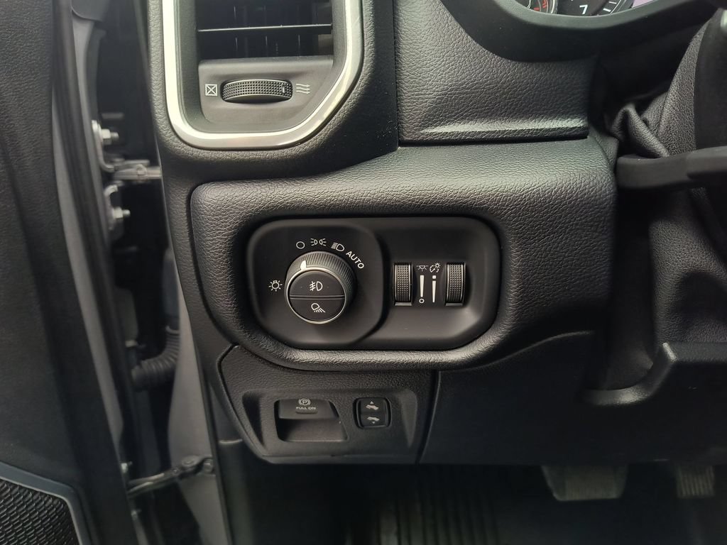 Used 2021 RAM 1500 Laramie w/ Sport Appearance Package AWD/4WD image 16