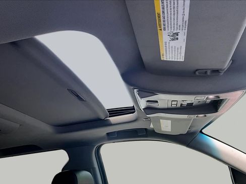 Used 2018 Chevrolet Suburban Premier AWD/4WD image 13