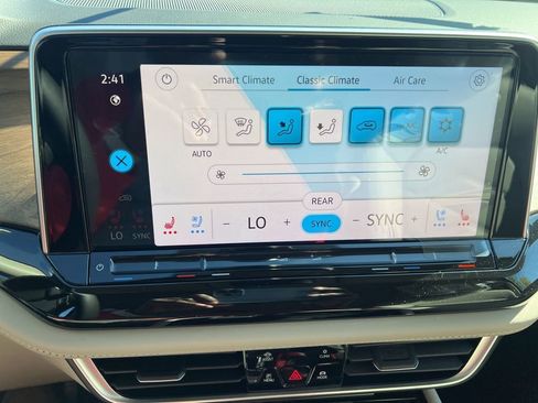 New 2026 Volkswagen Atlas SE image 25