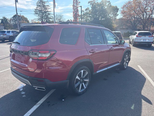 Used 2023 Honda Pilot Touring image 6