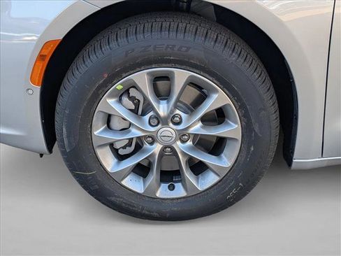 New 2026 Chrysler Pacifica Select image 10