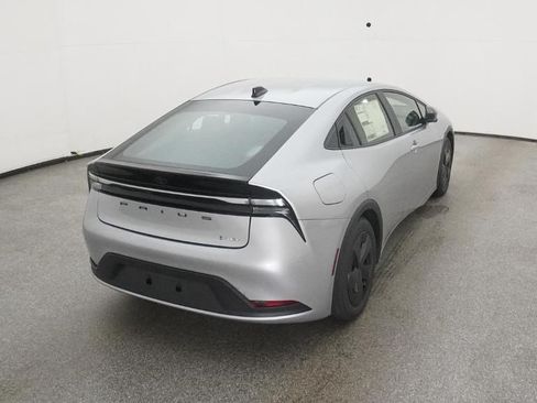Used 2026 Toyota Prius Plug-In Hybrid FWD image 11