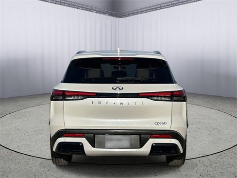 Certified 2023 INFINITI QX60 Luxe image 8