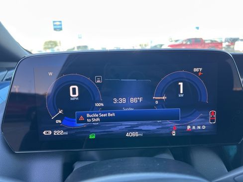 Used 2025 Chevrolet Equinox EV LT w/ Convenience Package image 18