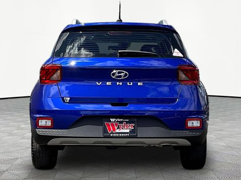 Used 2025 Hyundai Venue SEL FWD image 5