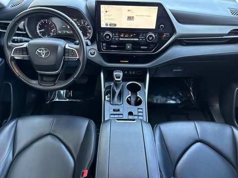 Certified 2024 Toyota Highlander XLE AWD/4WD image 13
