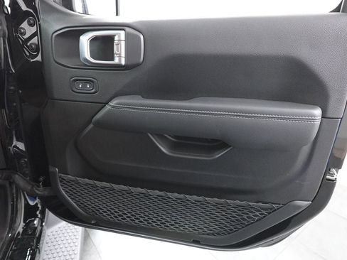 Used 2023 Jeep Wrangler Unlimited Sahara w/ Cold Weather Group image 18