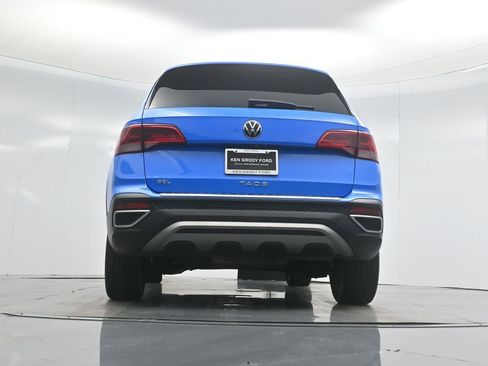 Used 2022 Volkswagen Taos SEL w/ Panoramic Sunroof Package image 50