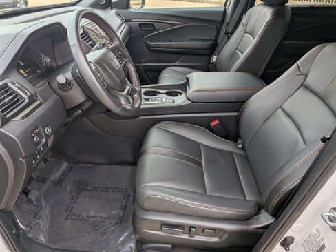 Used 2024 Honda Passport TrailSport image 11