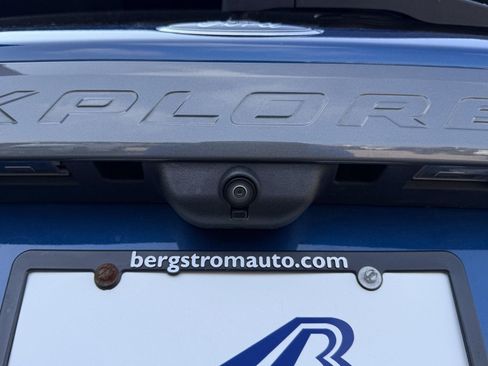 Used 2021 Ford Explorer XLT w/ Equipment Group 202A AWD/4WD image 11