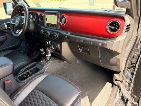 Used 2022 Jeep Wrangler Rubicon w/ Steel Bumper Group AWD/4WD image 14